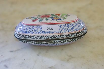 CHINE, Canton, XIXème, boîte à savon en tôle...