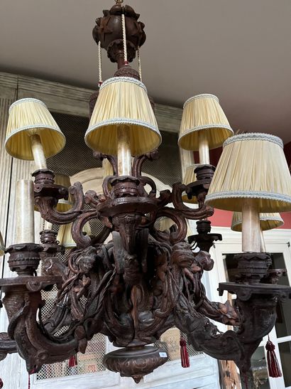 FORÊT-NOIRE, lustre en bois sculpté, décor...