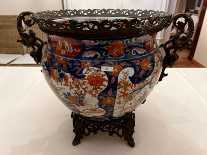 JAPON, importante jardinière en porcelaine...