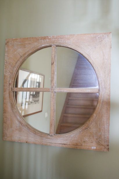 Miroir en bois cérusé à croisillons, 80x80...