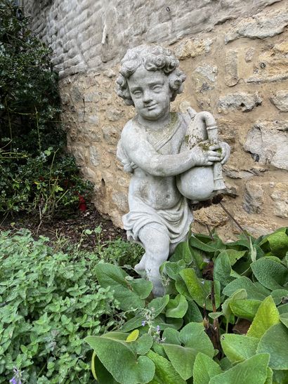Statue en pierre ancienne 