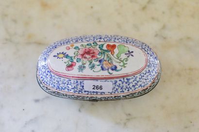 CHINE, Canton, XIXème, boîte à savon en tôle...
