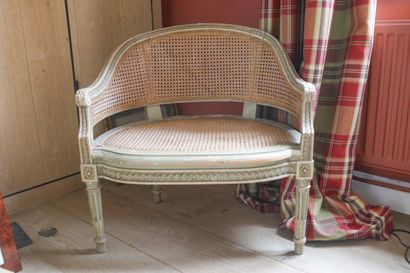 Fauteuil corbeille en bois patiné, XIXème,...