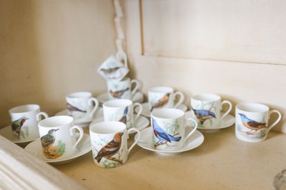 LIMOGES, lot de tasses et sous-tasses, décor...