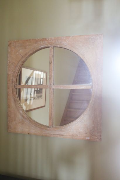 Miroir en bois cérusé à croisillons, 80x80...