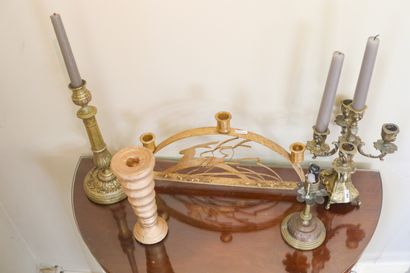 Lot de bougeoirs.