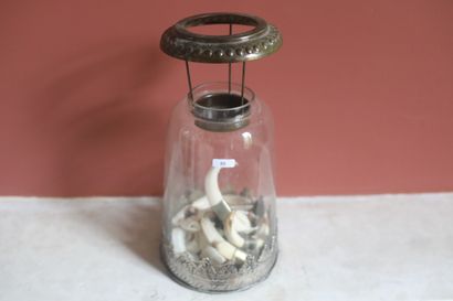 Vase à défenses de sanglier, ht 34,5 cm.