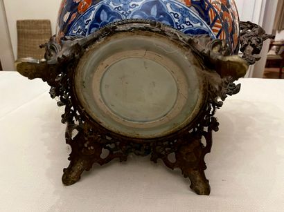 JAPON, importante jardinière en porcelaine...