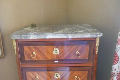 Chiffonnier, style Louis XVI, en acajou,...