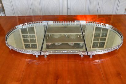 Surtout de table en trois éléments en métal...