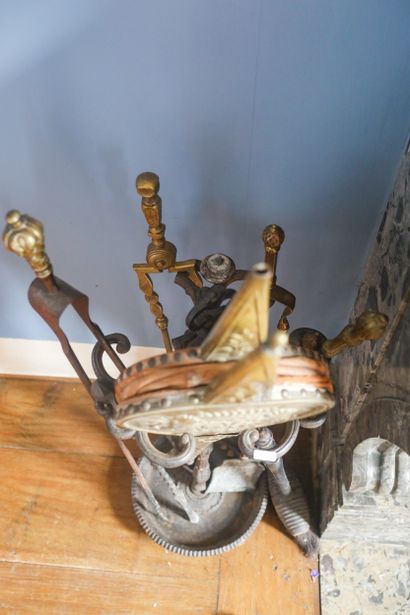 Nécessaire d'âtre (altérations, manques et...