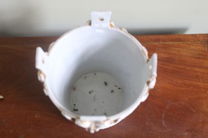 Cache-pot en porcelaine, décor floral polychrome,...