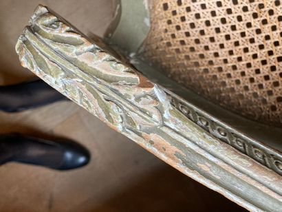 Fauteuil corbeille en bois patiné, XIXème,...