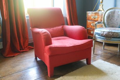 Paire de fauteuils modernes, joli ton rouge-rosé,...