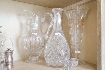 Ensemble en verre et cristal : carafe à vin,...