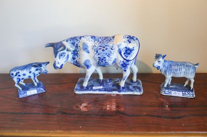 PAYS-BAS, DELFT, deux vaches (14,5x23x8 cm...