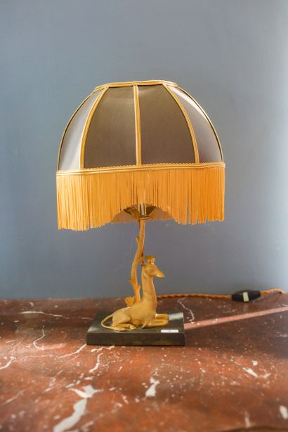 Lampe de chevet, agrémentée d'une girafe...