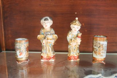 JAPON, bel ensemble en faïence de Satsuma,...