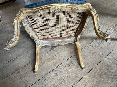 Fauteuil à la reine en bois doré, Louis XV,...