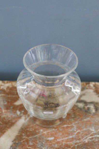 Vase balustre évasé, ht 24 cm.