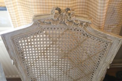 Ensemble de treize sièges en bois cérusé,...