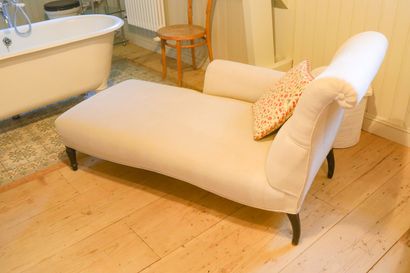 Méridienne beige, 82x148x66 cm.