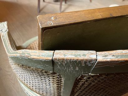 Fauteuil corbeille en bois patiné, XIXème,...