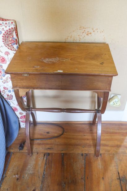 Table à ouvrage en acajou, 77,5x38x58,5 cm...