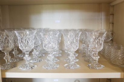 VAL-SAINT-LAMBERT, partie de service de verres...