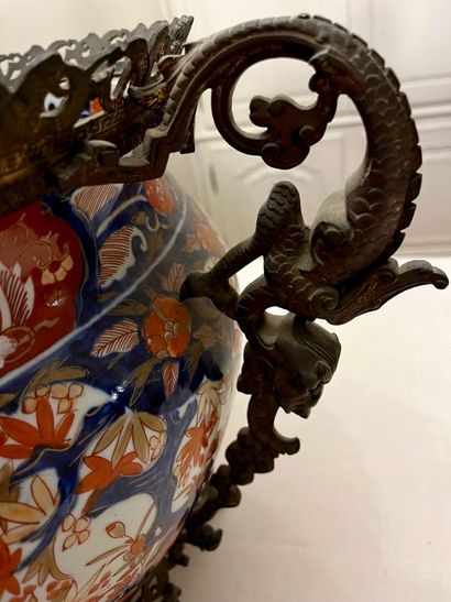 JAPON, importante jardinière en porcelaine...