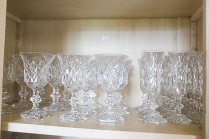 VAL-SAINT-LAMBERT, partie de service de verres...