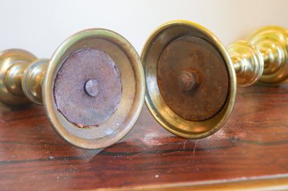 Suite de quatre pique-cierges anciens en...