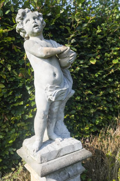 Statue en pierre ancienne 