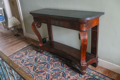 Console en acajou, XIXème, piétement à volutes,...