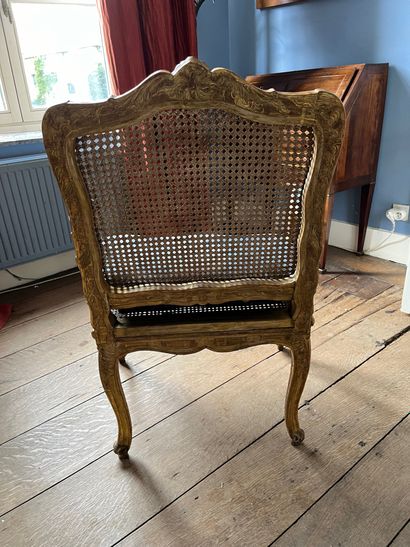 Fauteuil à la reine en bois doré, Louis XV,...