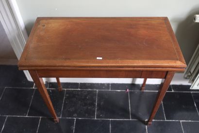 Console formant table à jeu en acajou, XIXème,...