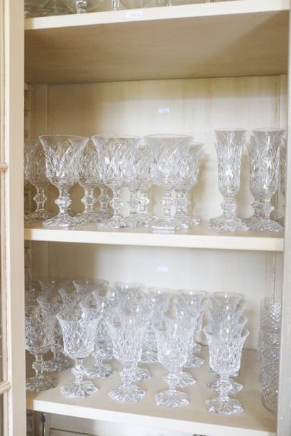 VAL-SAINT-LAMBERT, partie de service de verres...