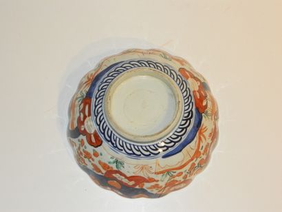 CHINE
Bol polylobé à décor Imari, dynastie...