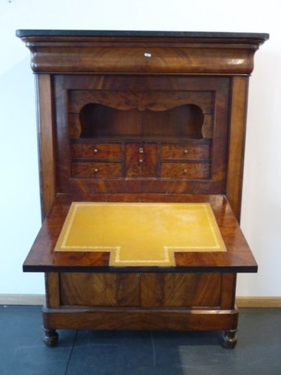 Secrétaire d'époque Louis-Philippe ouvrant...