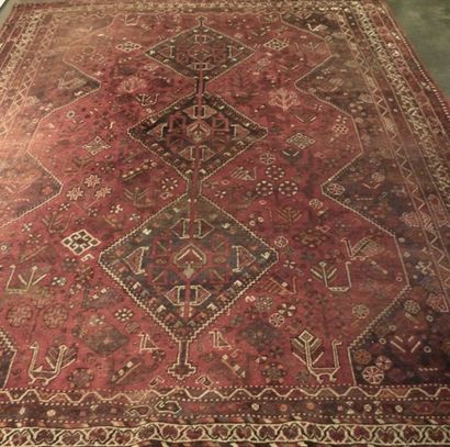 Grand tapis ancien de style Hamadan à motifs...