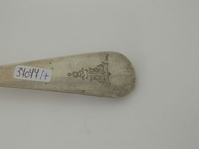 Louche en argent gravé d'un chiffre, poinçons,...