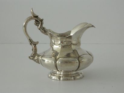 Pot à lait pansu en argent, h. 13 cm, 201...