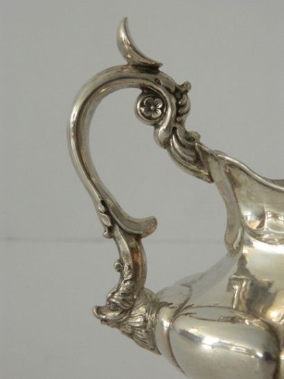 Pot à lait pansu en argent, h. 13 cm, 201...