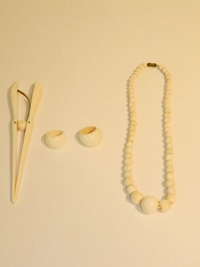 Ensemble d'un collier et de deux bagues en...