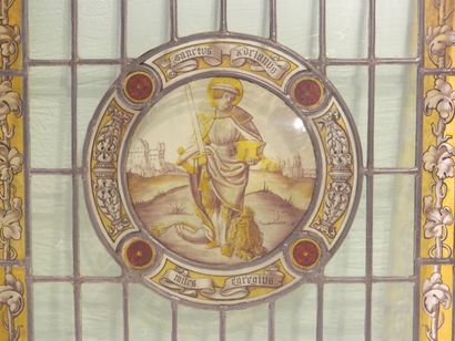 Paire de vitraux ornés de saint Adrien et...