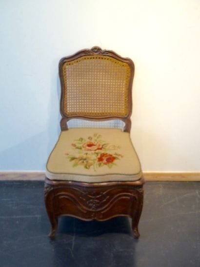 Chaise d'aisance d'époque Louis XV à dos...