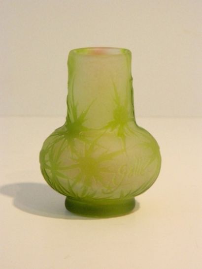 GALLÉ Émile (1846-1904)
Petit vase d'époque...