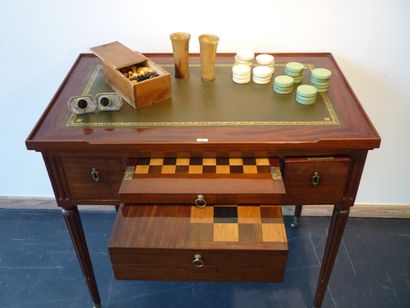 Exceptionnelle table à jeu d'époque Louis...