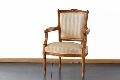 Fauteuil en cabriolet de style Louis XVI,...