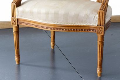 Fauteuil en cabriolet de style Louis XVI,...